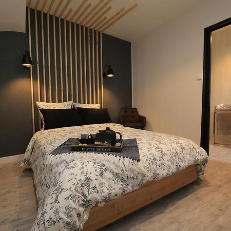Le Nid Bord De La Loire Apartment Orleans Exterior photo